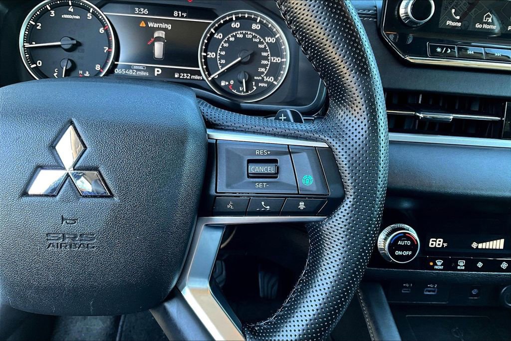 Used 2024 Mitsubishi Outlander SE image 13