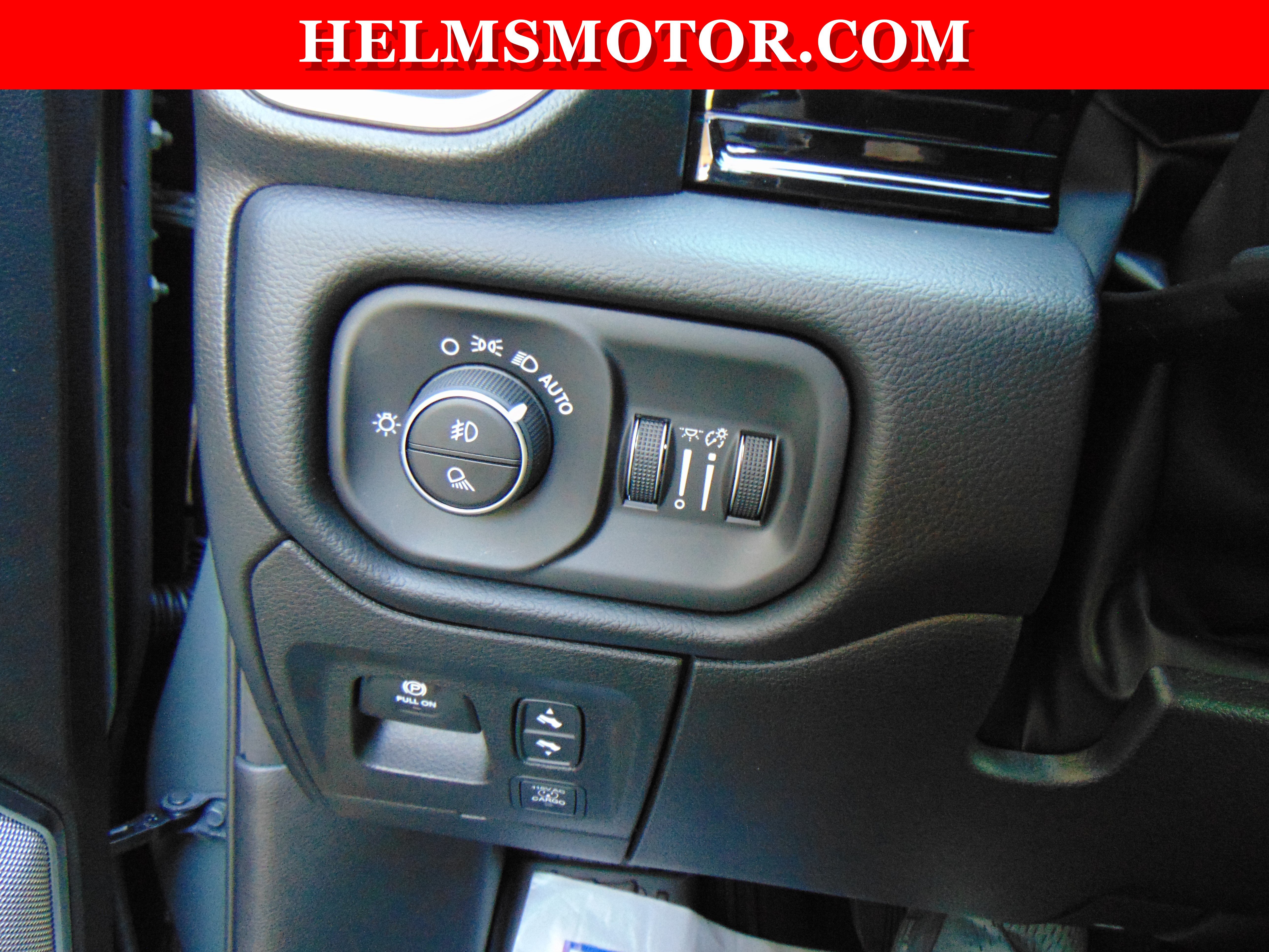 New 2026 RAM 1500 Laramie AWD/4WD image 24