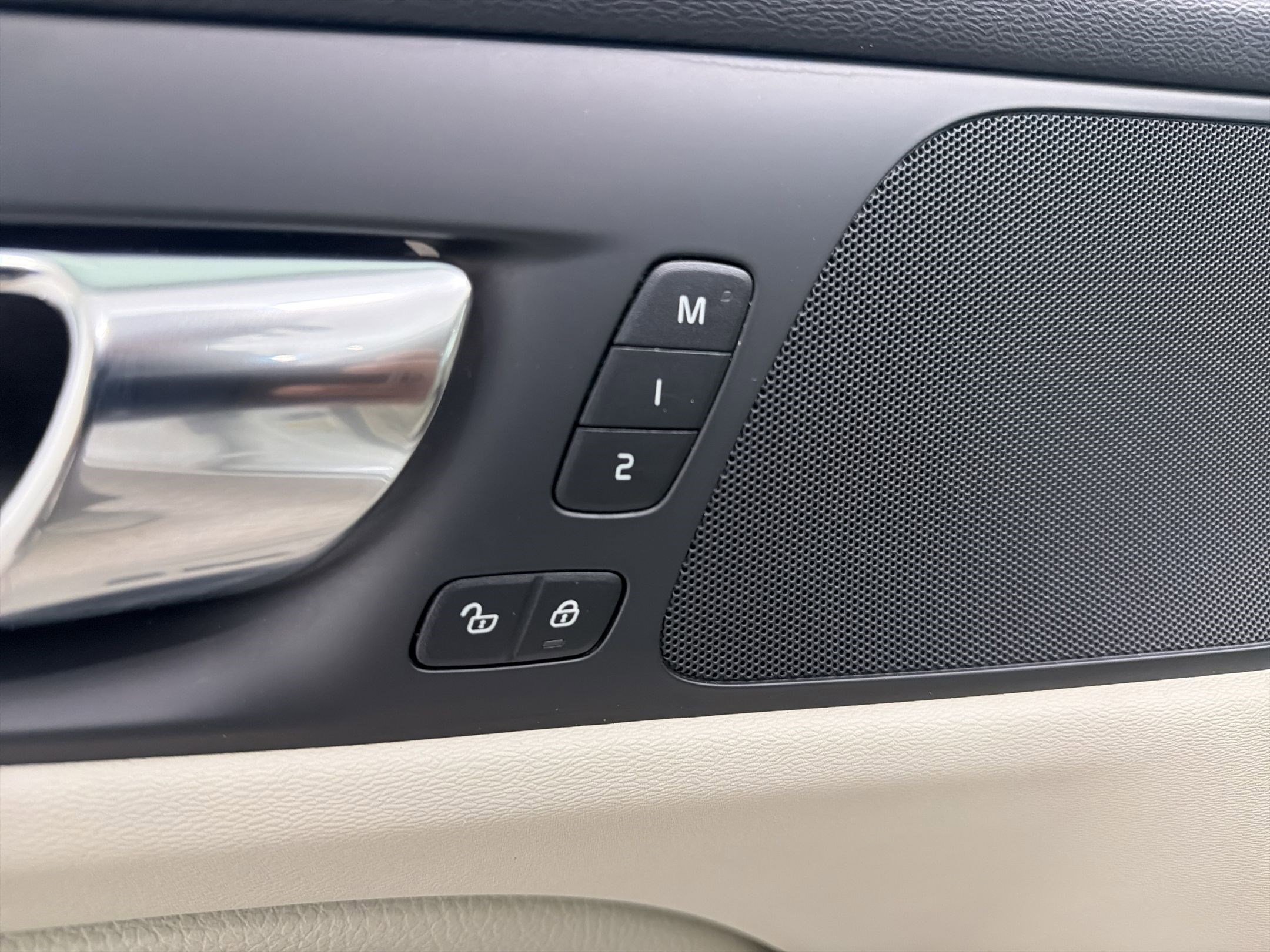 Used 2021 Volvo S60 T5 Momentum w/ Advanced Package image 20