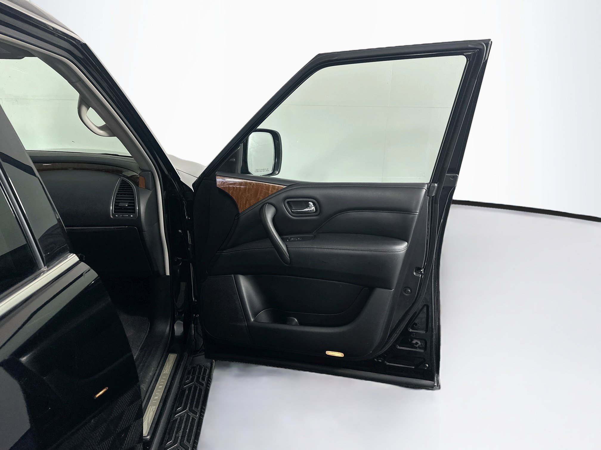 Used 2018 INFINITI QX80 2WD w/ Driver Assistance Package image 36
