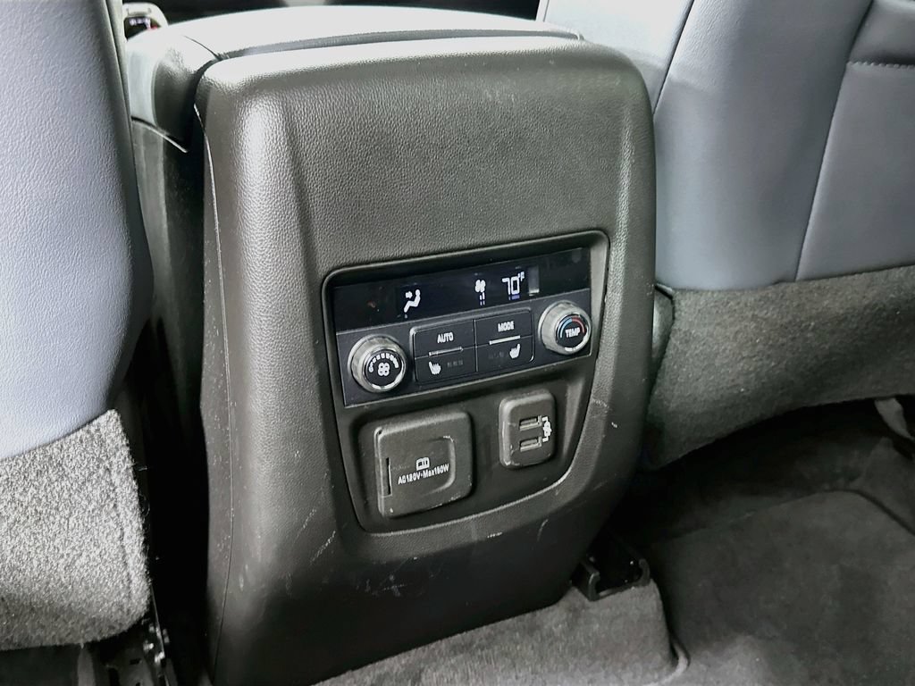 Used 2020 Buick Enclave Premium w/ Sun and Sites Package AWD/4WD image 4