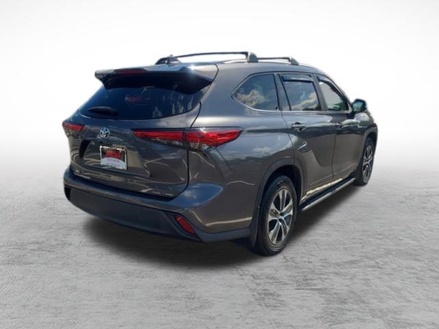 Used 2023 Toyota Highlander XLE AWD/4WD image 7