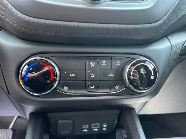 Used 2022 Chevrolet TrailBlazer LT w/ LPO, Blackout Package FWD image 20