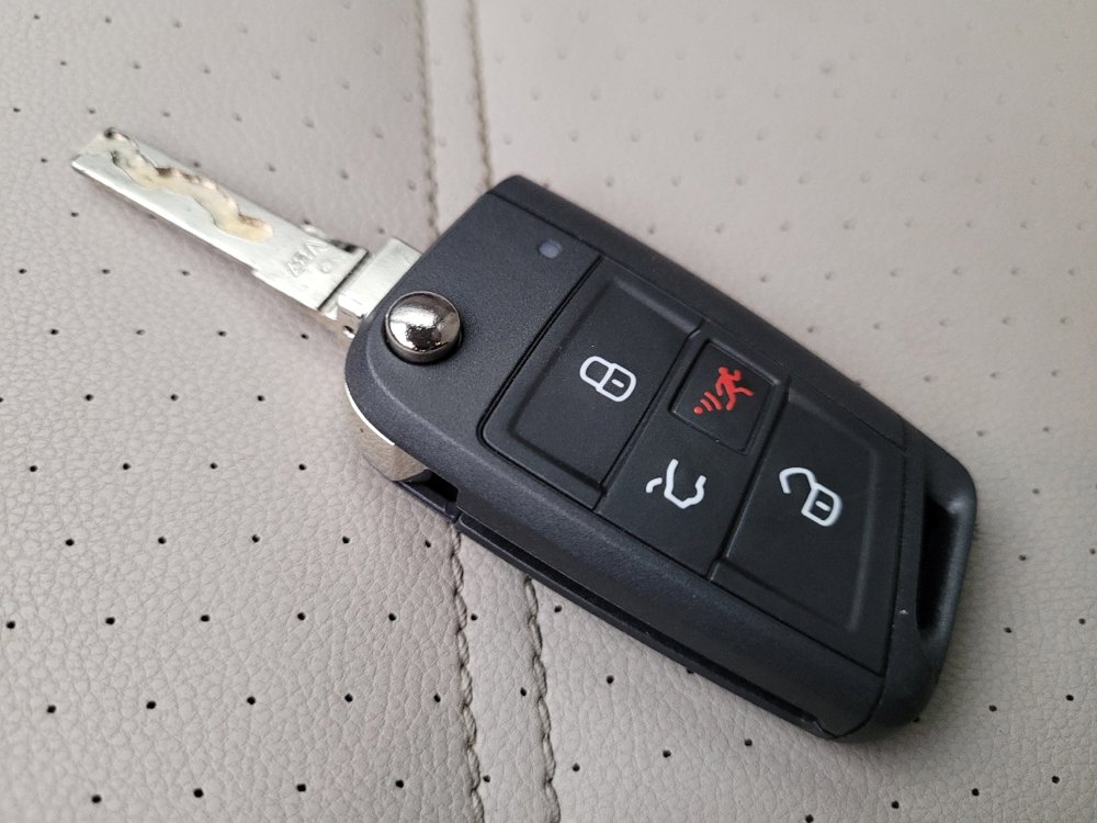 Used 2015 Volkswagen Golf S image 32