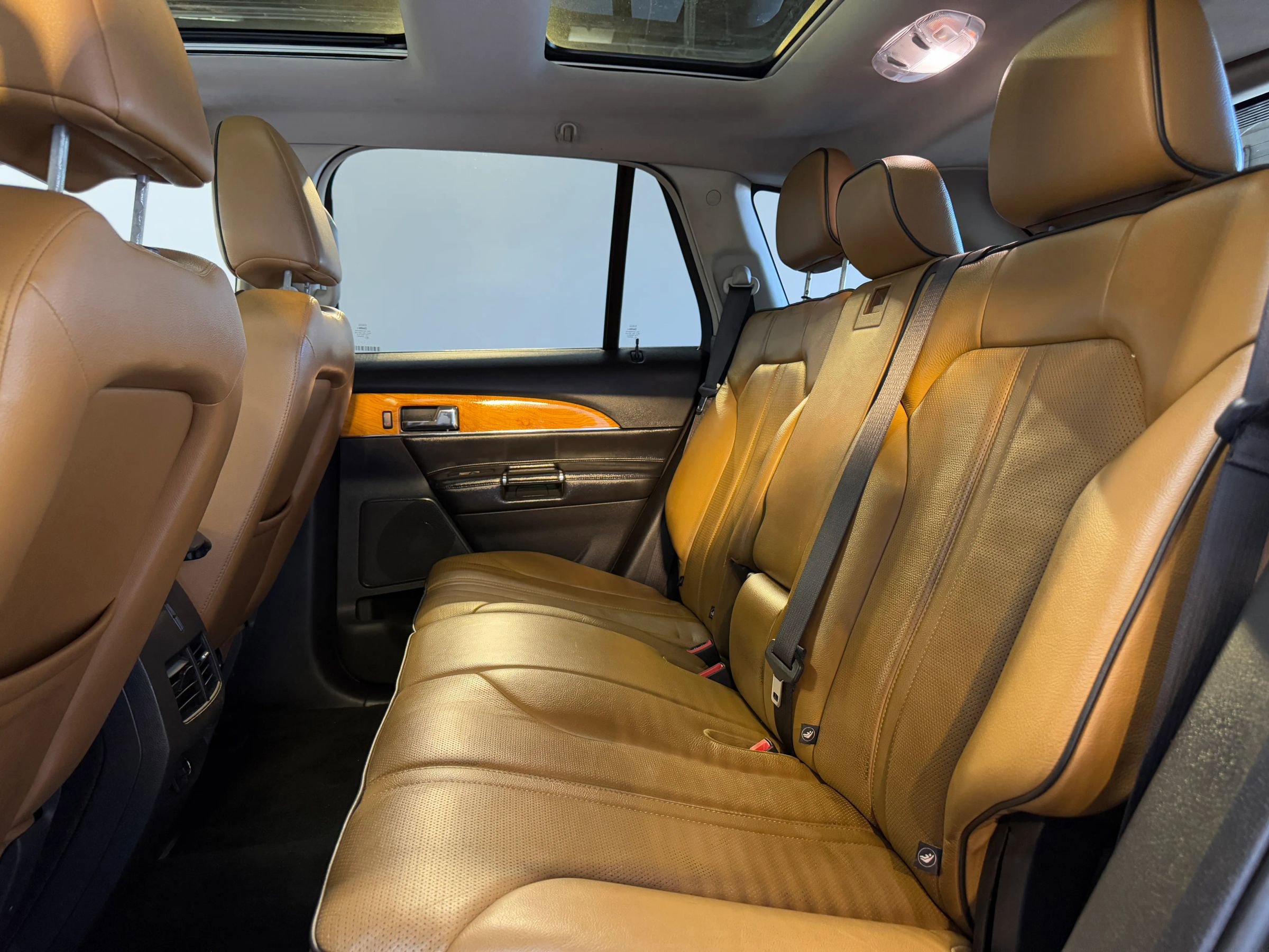 Used 2011 Lincoln MKX 2WD w/ 102A Rapid Spec Order Code image 22