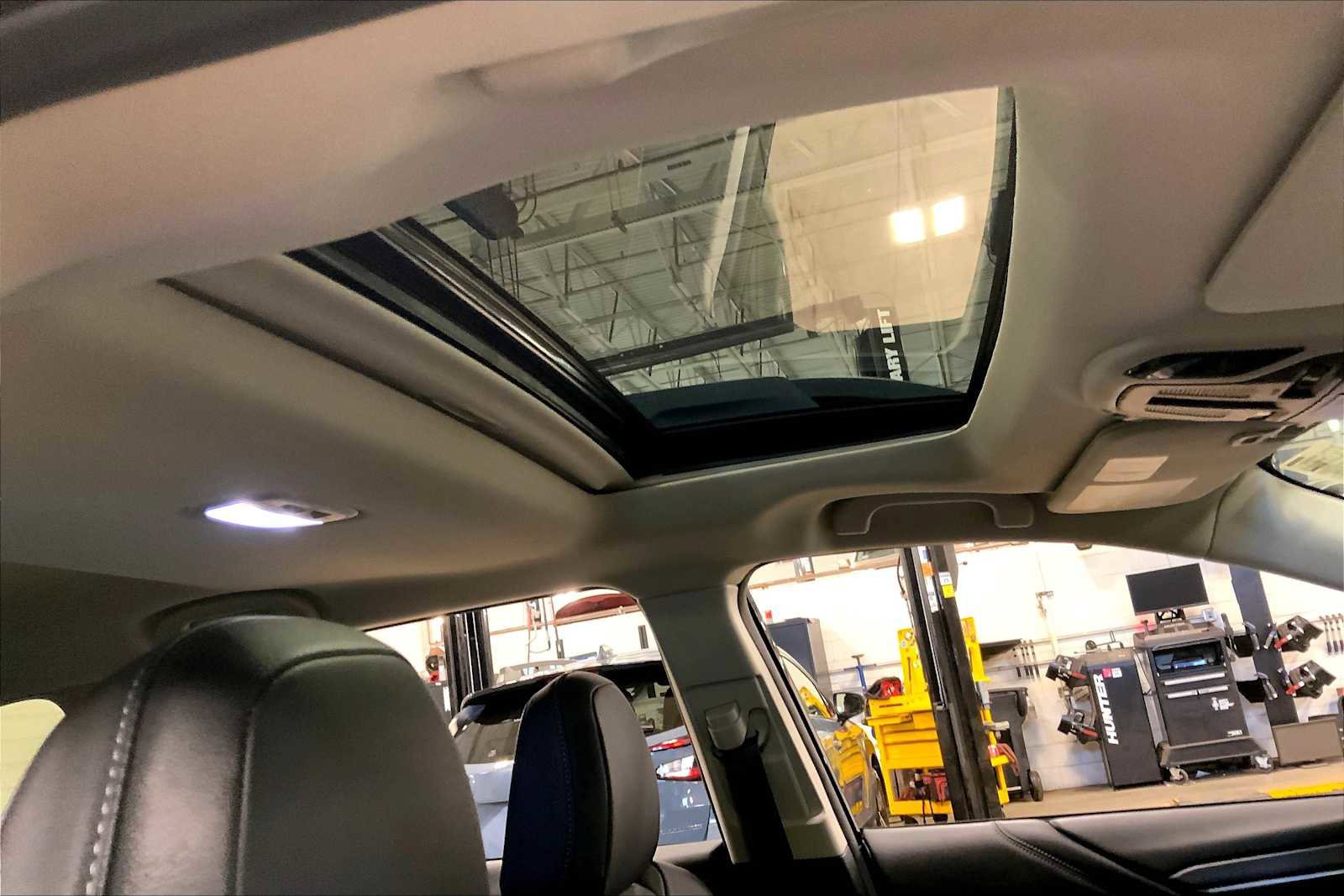 Used 2023 Subaru Outback Limited image 15