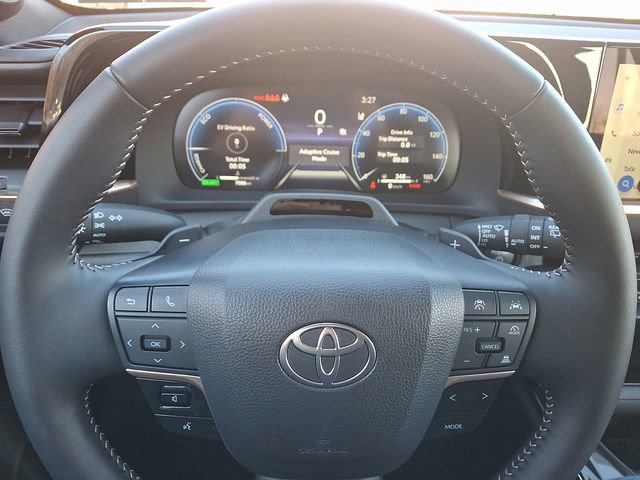Used 2025 Toyota Crown Signia w/ Advanced Technology Package image 19
