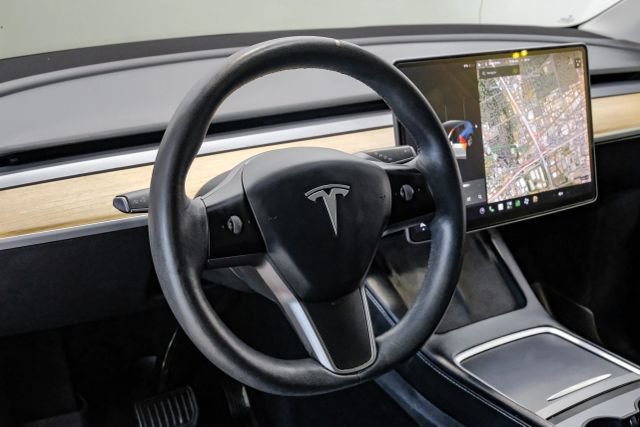 Used 2021 Tesla Model Y 2WD image 23