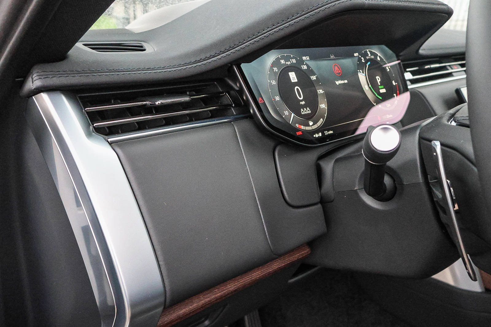New 2025 Land Rover Range Rover SE AWD/4WD image 29