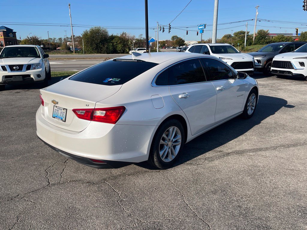 Used 2018 Chevrolet Malibu LT FWD image 3
