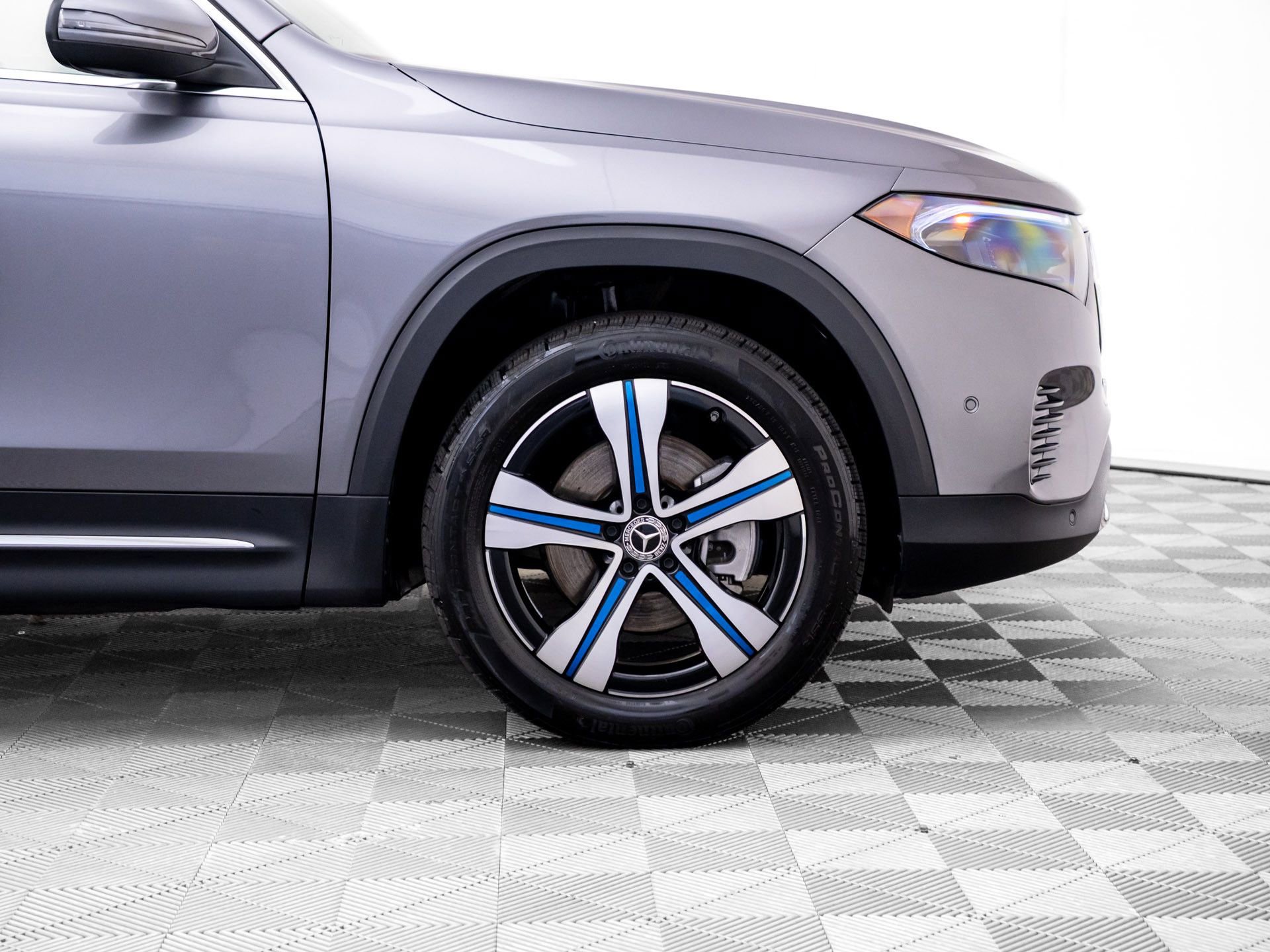 Certified 2023 Mercedes-Benz EQB 300 4MATIC w/ Exclusive Package image 39