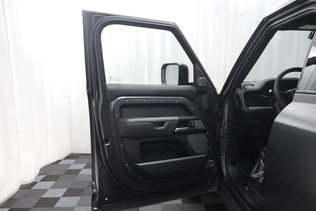 Used 2023 Land Rover Defender 110 Carpathian Edition AWD/4WD image 4