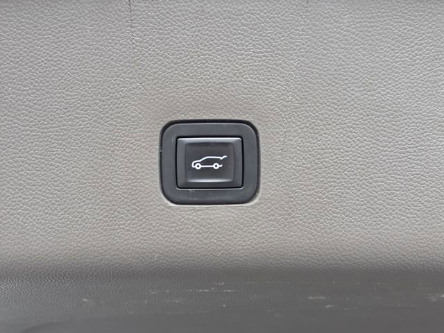 Used 2019 Chevrolet Traverse LT FWD image 14