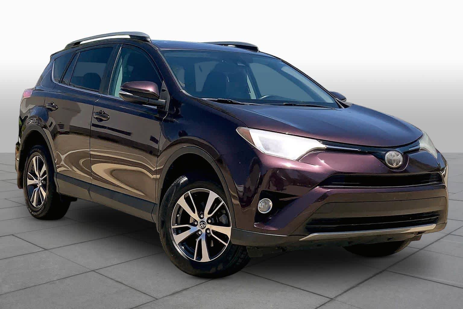 Used 2018 Toyota RAV4 XLE AWD/4WD image 3