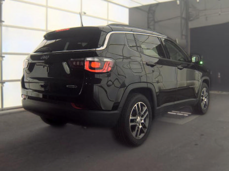 Used 2020 Jeep Compass Latitude FWD image 4