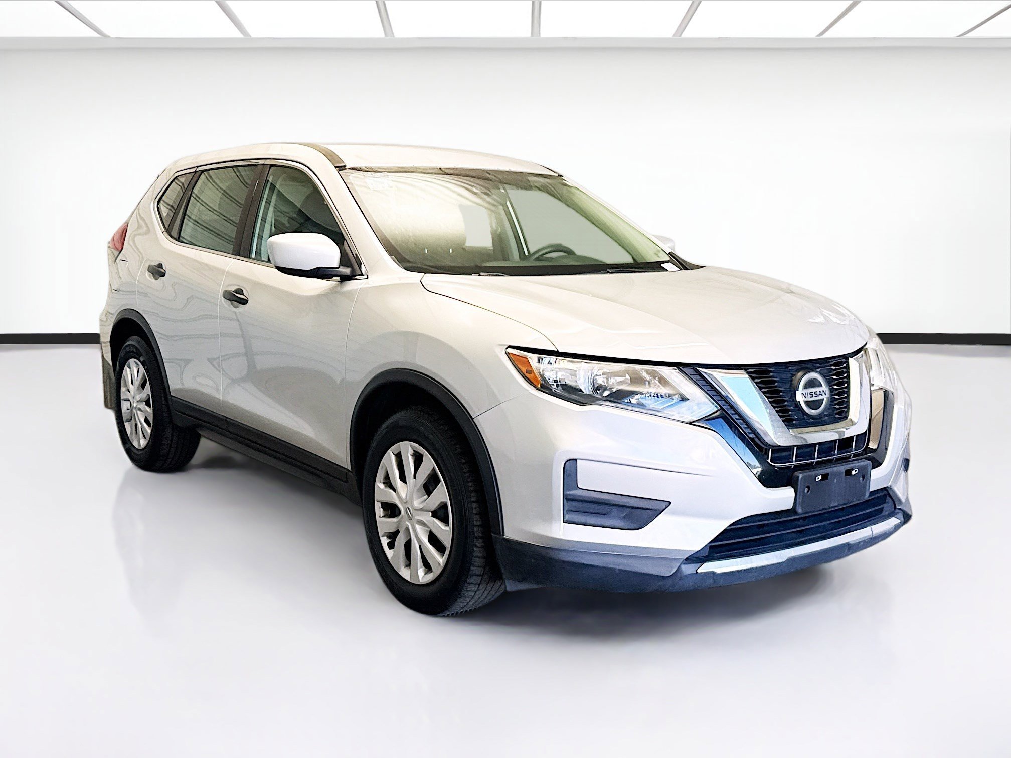 Used 2020 Nissan Rogue S image 3