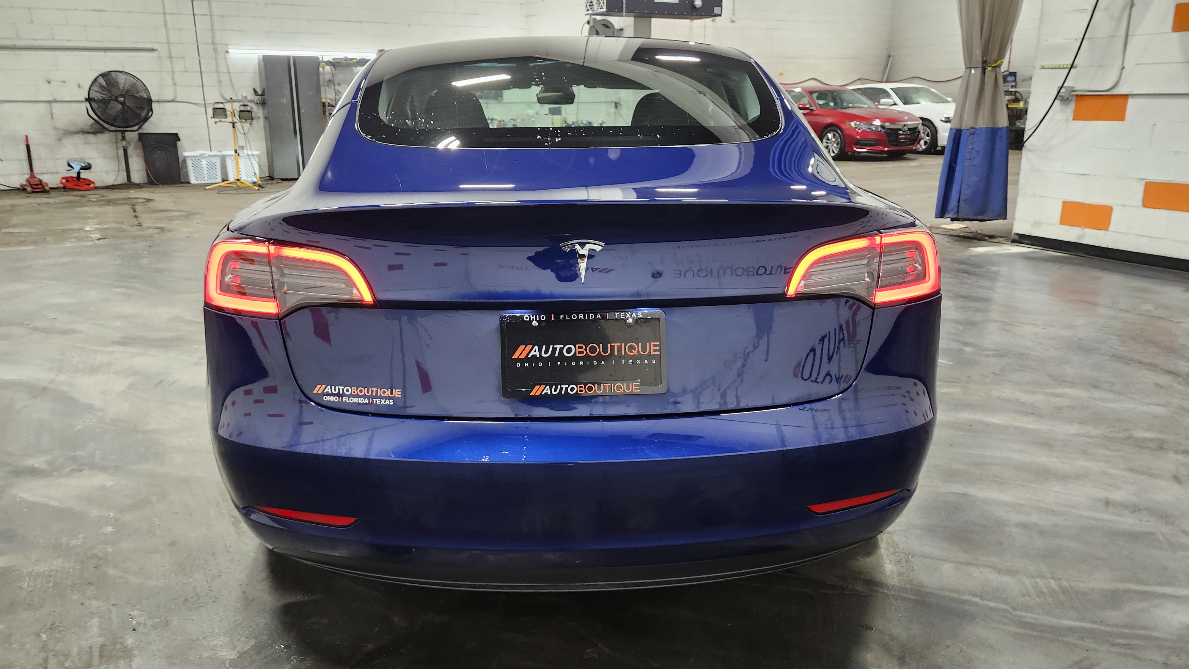 Used 2023 Tesla Model 3 Standard Range image 14