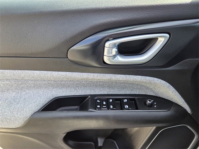 Used 2024 Jeep Compass Latitude image 22