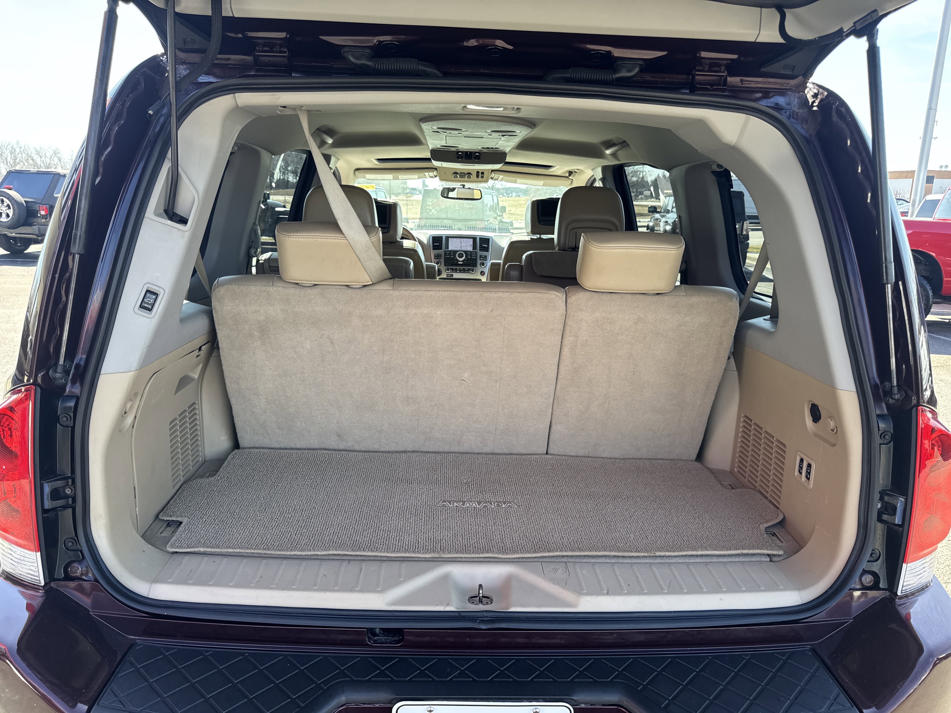 Used 2013 Nissan Armada Platinum image 35