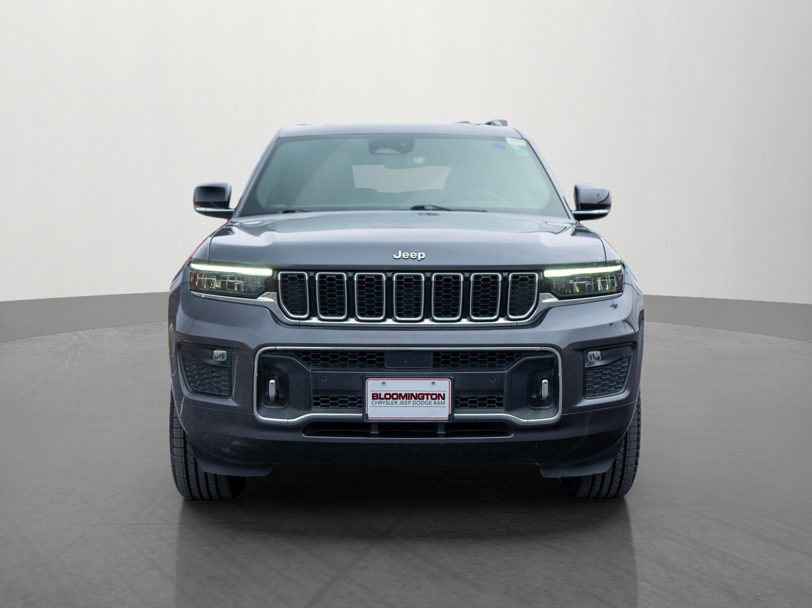 Used 2022 Jeep Grand Cherokee L Overland w/ Luxury Tech Group IV image 2