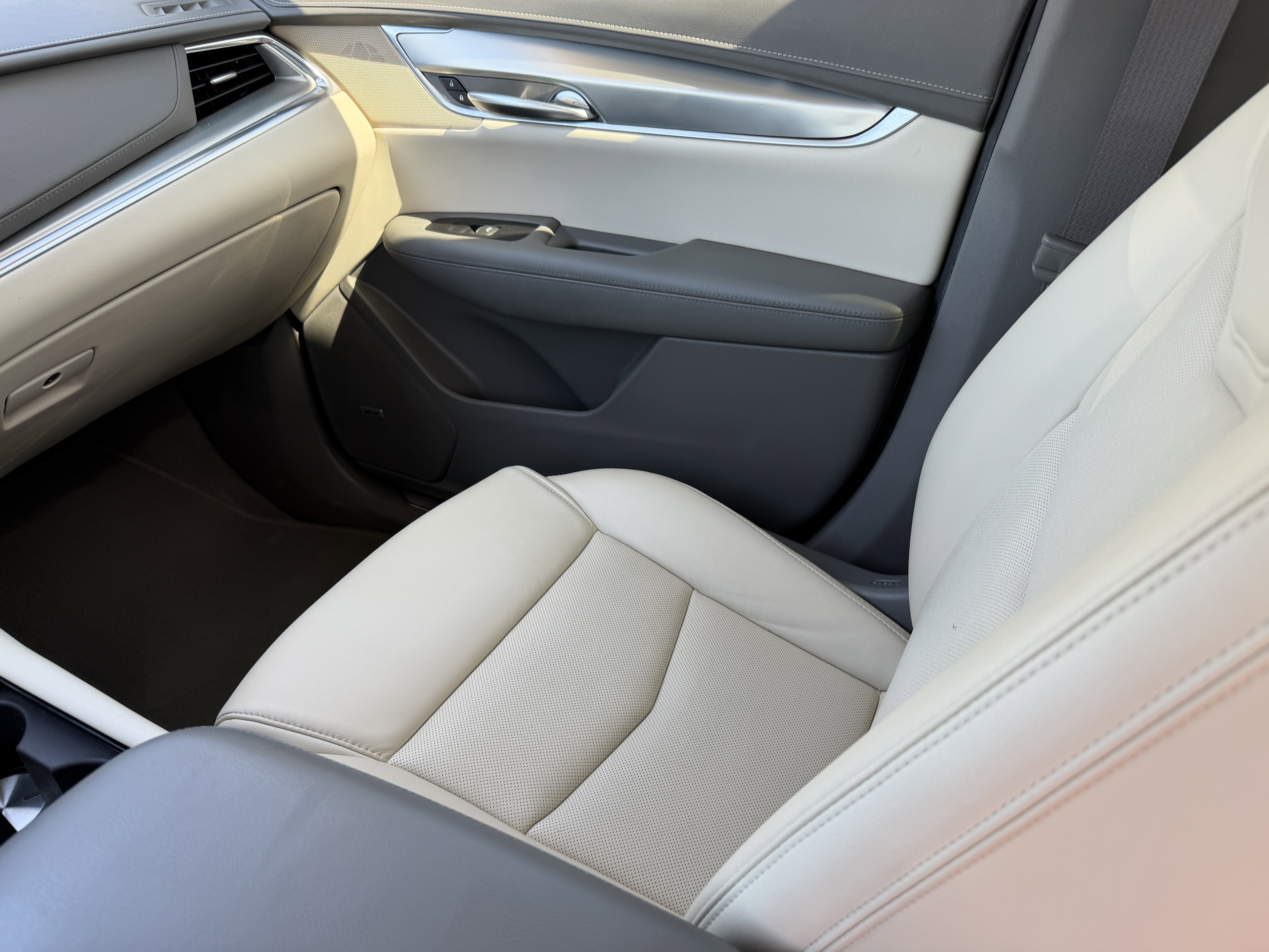 Used 2019 Cadillac XT5 Luxury image 16