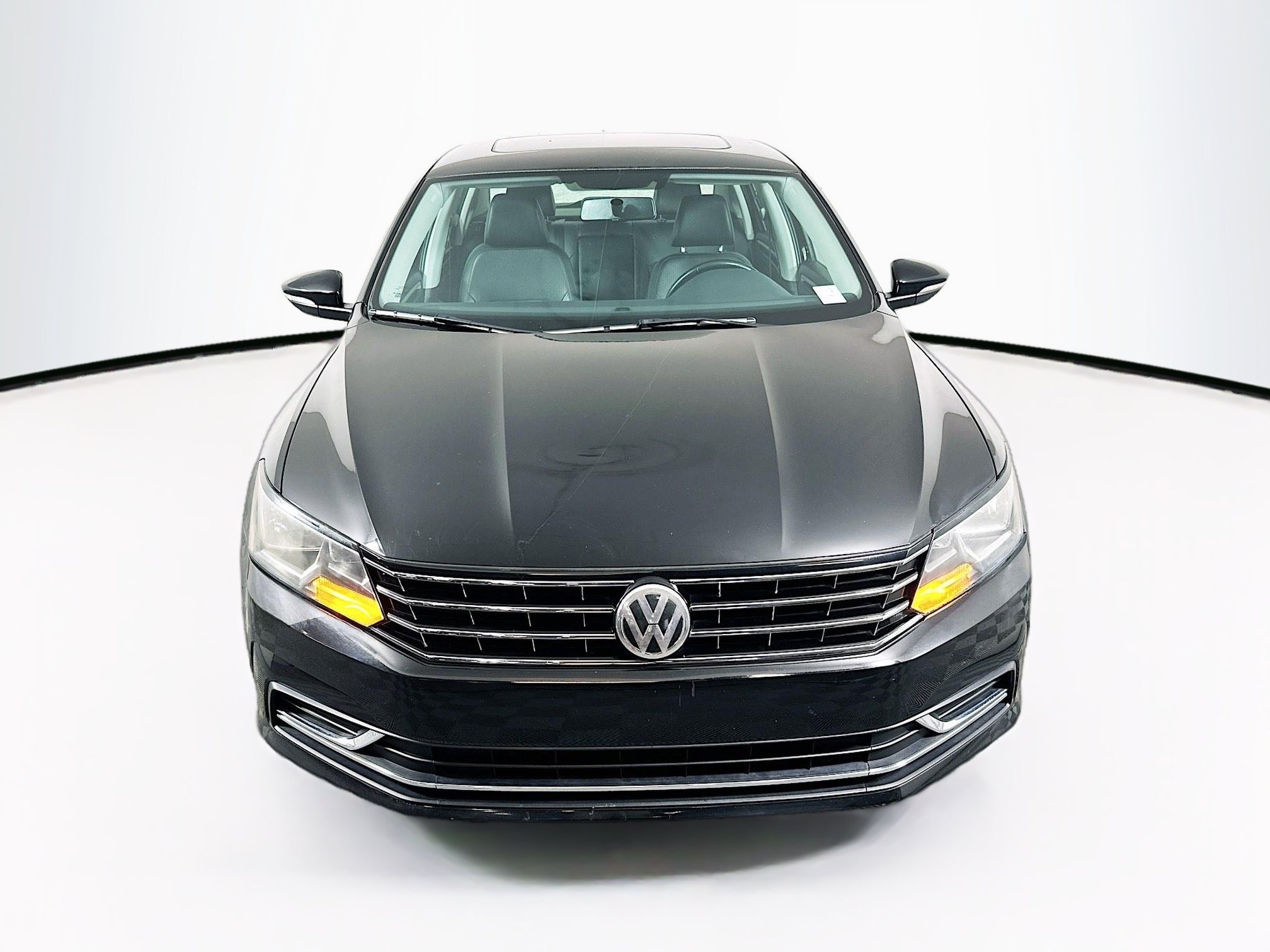 Used 2016 Volkswagen Passat 1.8T SE FWD image 2