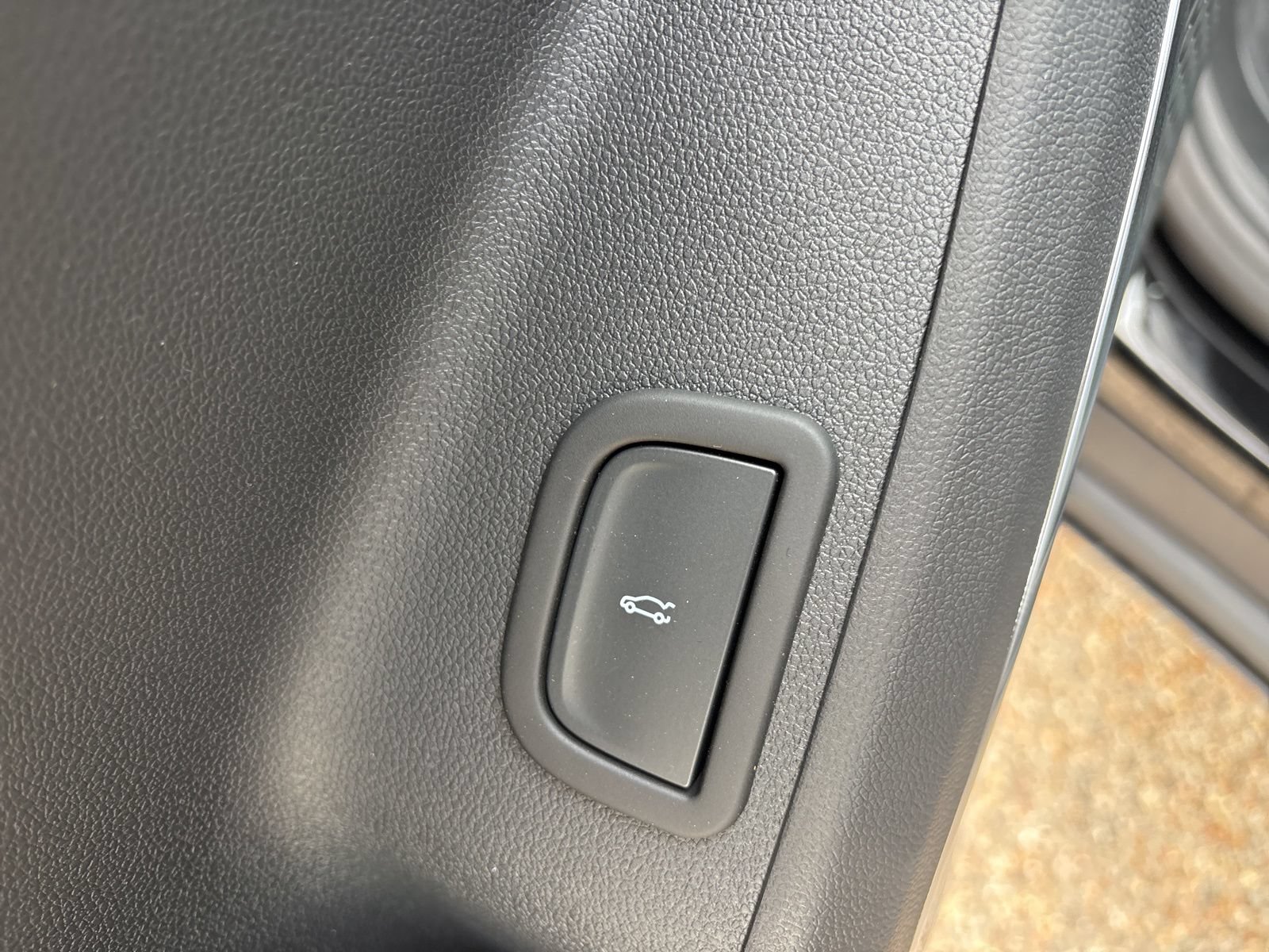 New 2026 GMC Acadia Elevation w/ Elevation Premium Package FWD image 12