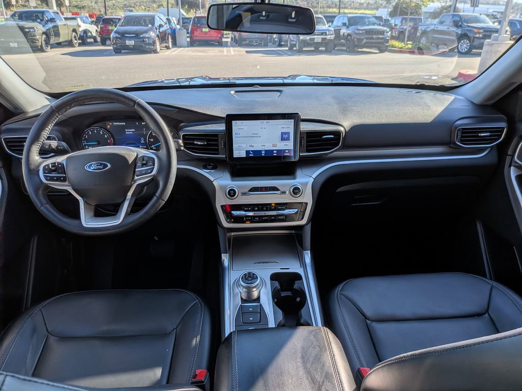 Used 2022 Ford Explorer XLT w/ Equipment Group 202A image 19