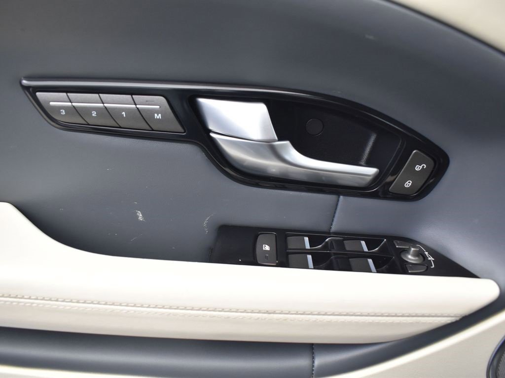 Used 2019 Land Rover Range Rover Evoque HSE Dynamic image 26
