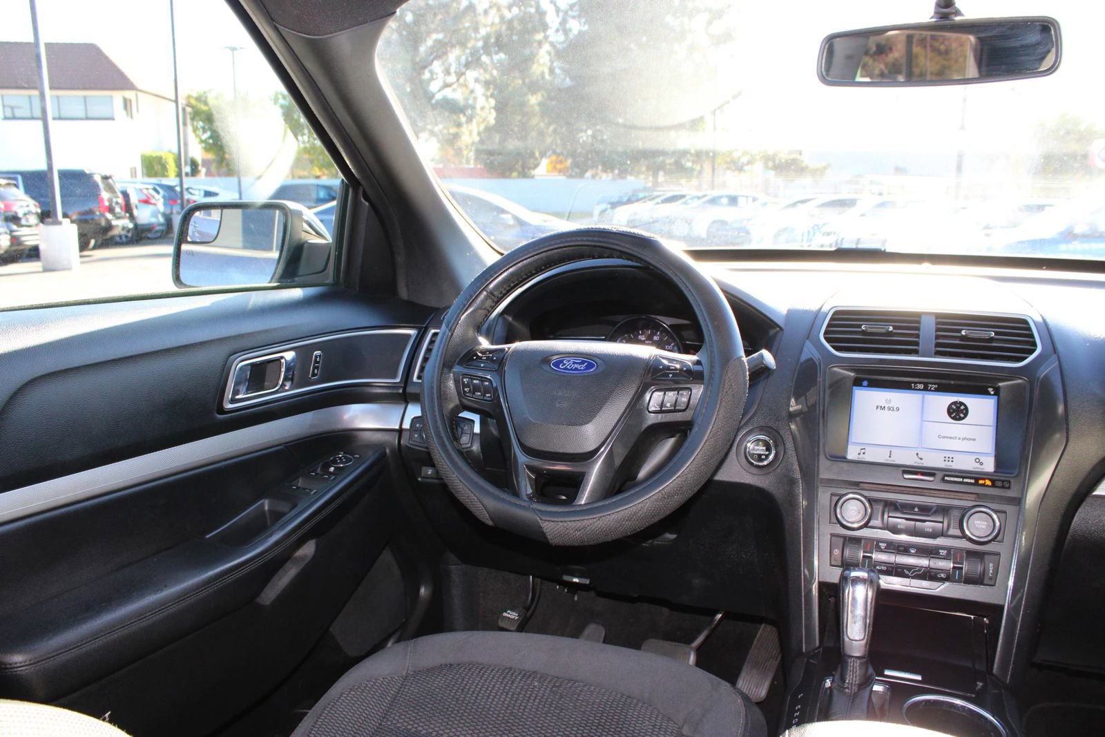 Used 2017 Ford Explorer XLT w/ Equipment Group 201A image 34