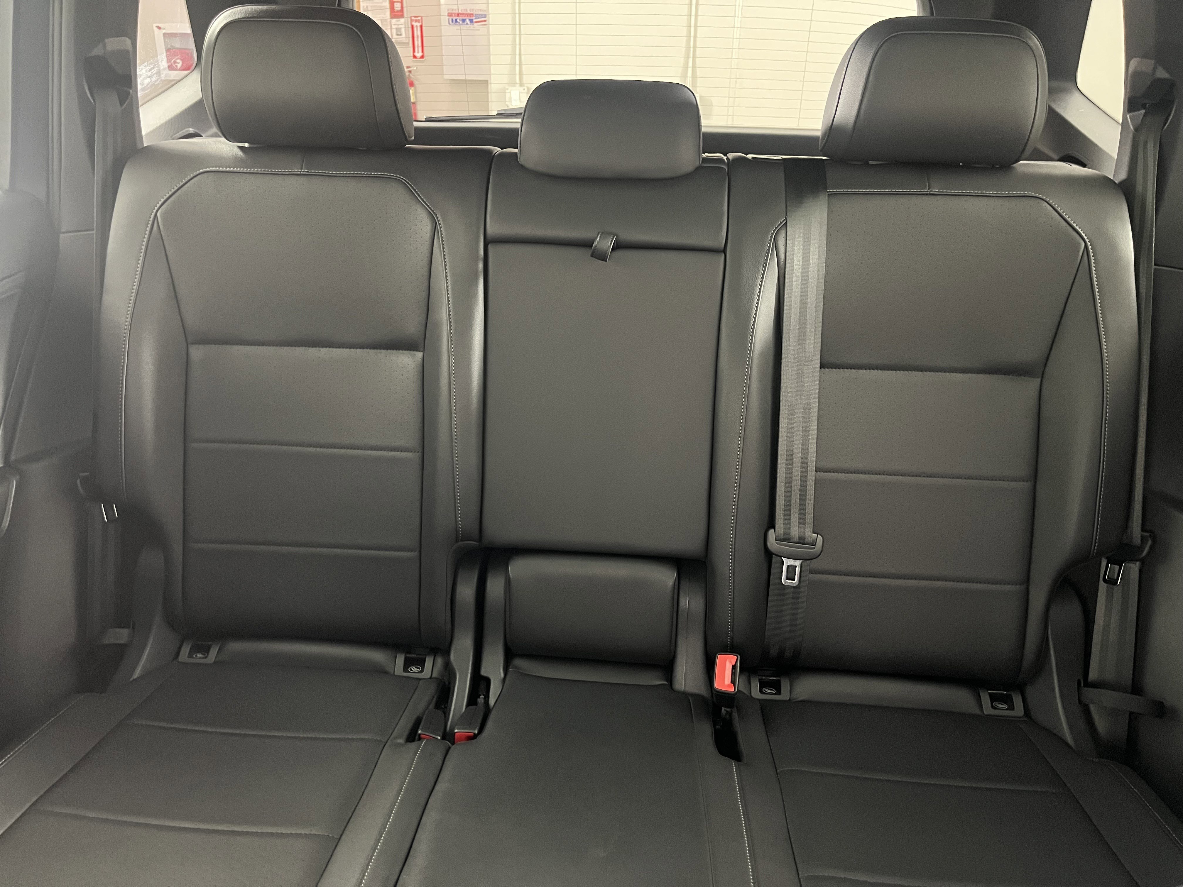 Used 2020 Volkswagen Tiguan SE R-Line image 23