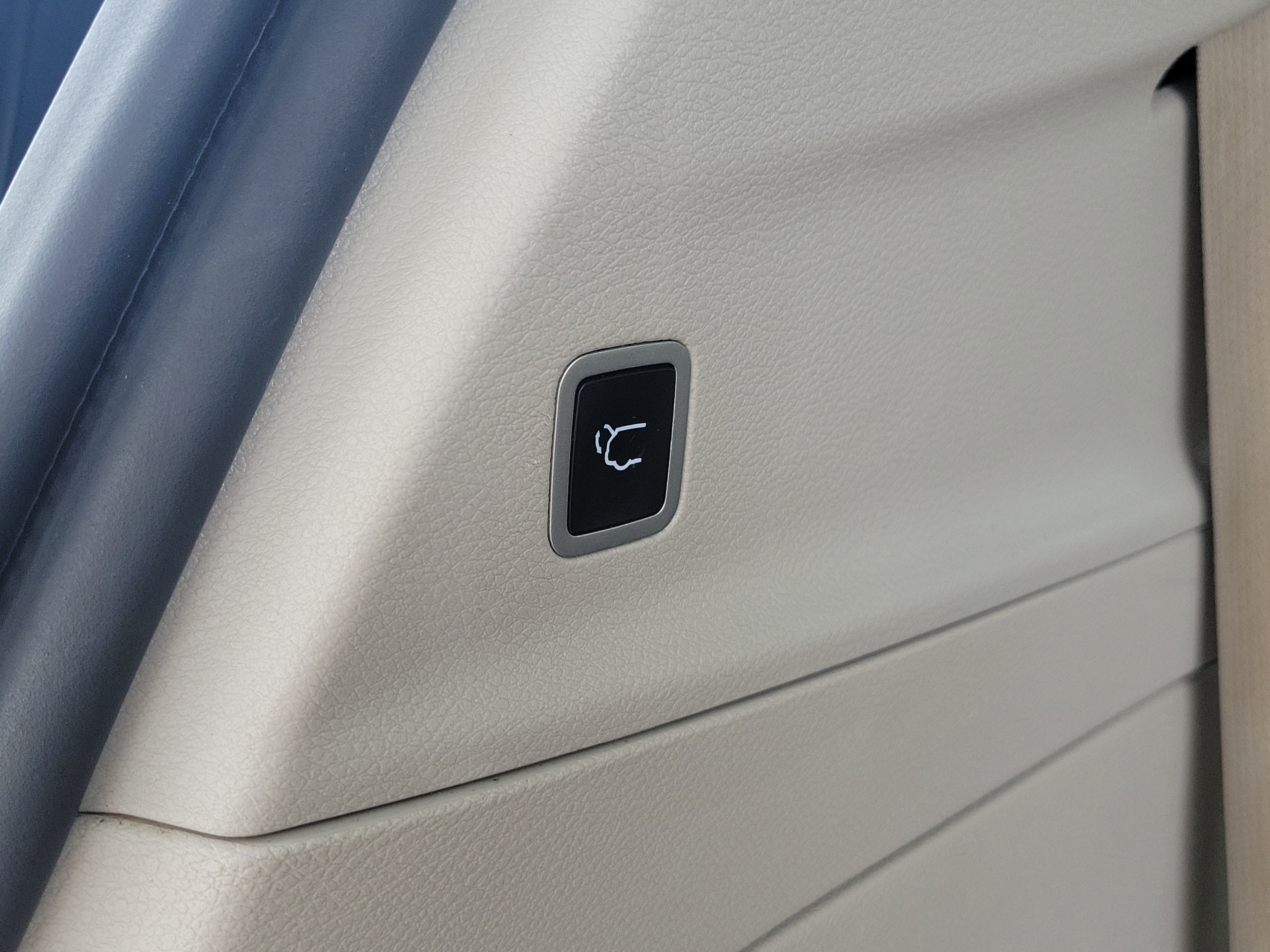 Used 2019 Chrysler Pacifica Limited FWD image 8