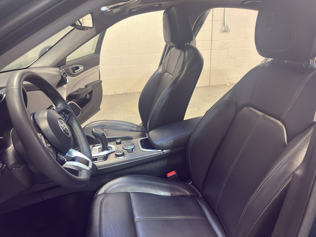 Used 2020 Alfa Romeo Giulia Ti image 15