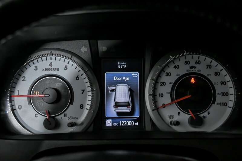 Used 2016 Toyota Sienna SE w/ SE Preferred Package FWD image 22