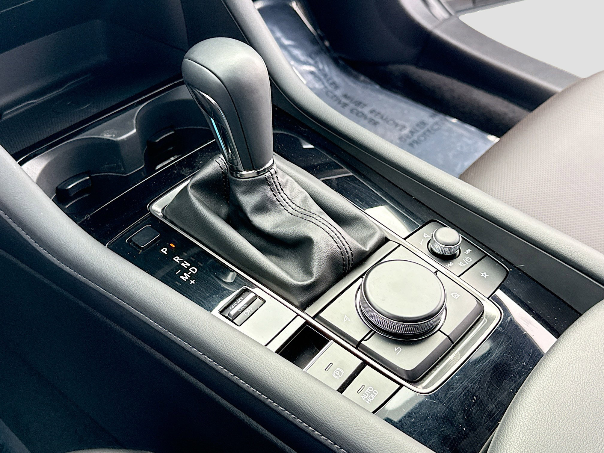 Certified 2025 MAZDA MAZDA3 Hatchback w/Premium Plus Pkg image 12