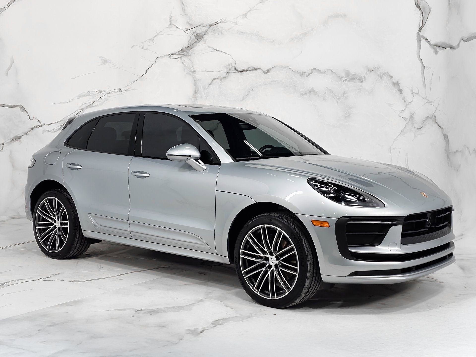 Used 2024 Porsche Macan Turbo image 5