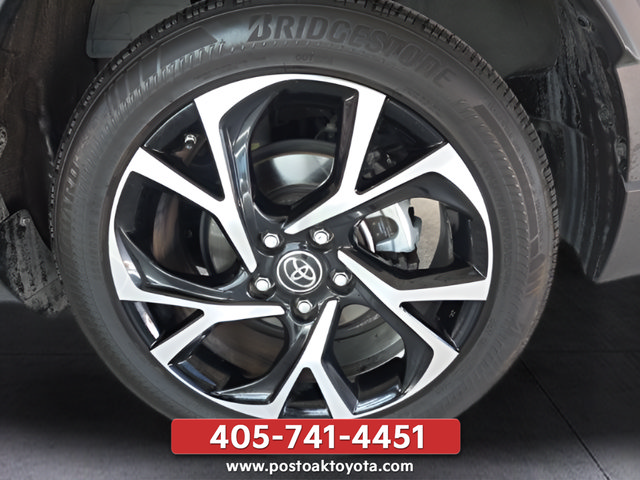 Used 2019 Toyota C-HR Limited FWD image 11