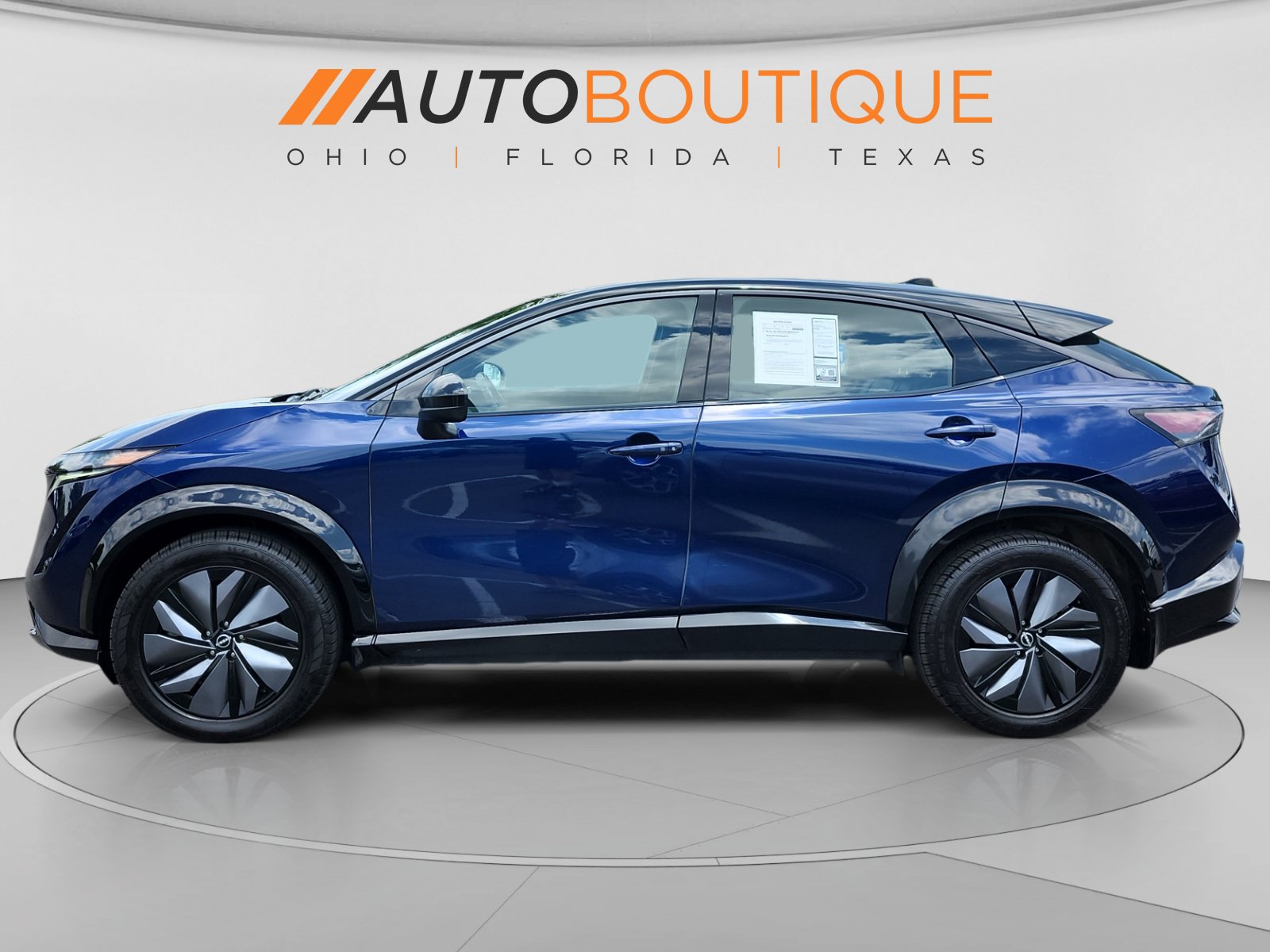 Used 2023 Nissan Ariya AWD image 2