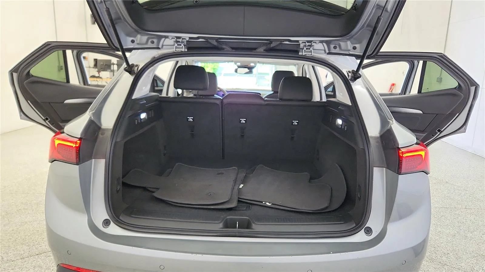 Used 2024 Buick Envision Preferred AWD/4WD image 39
