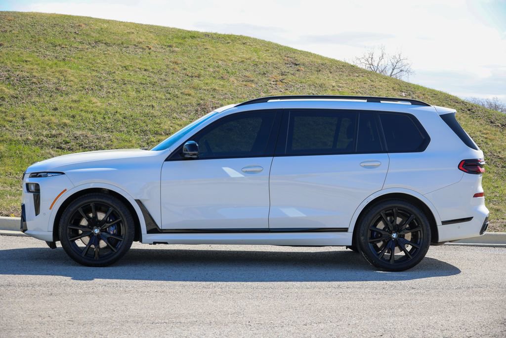 Used 2023 BMW X7 M60i w/ Executive Package AWD/4WD image 2