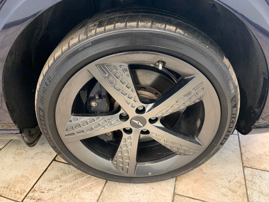 Used 2023 Genesis GV70 3.5T Sport w/ Sport Prestige Package image 9