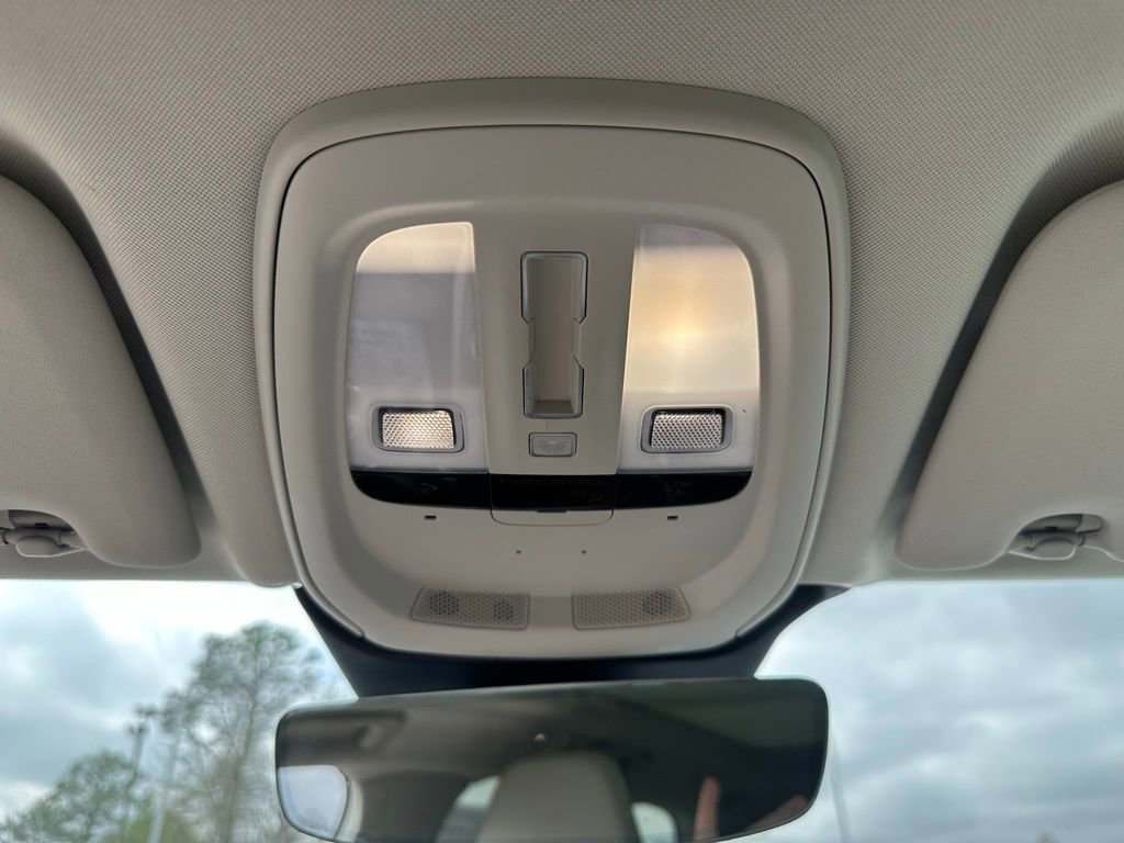 Used 2022 Volvo XC60 B5 Inscription w/ Advanced Package image 21