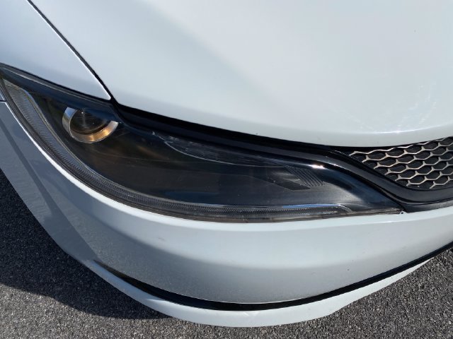Used 2015 Chrysler 200 S w/ Comfort Group FWD image 12