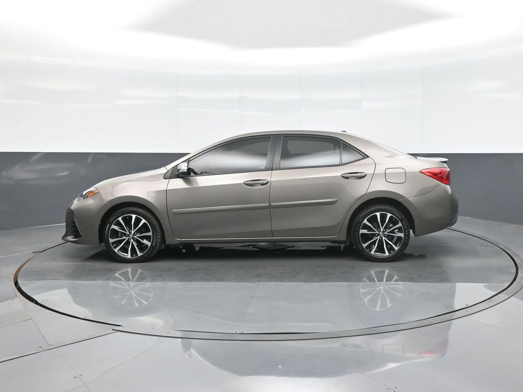 Used 2017 Toyota Corolla SE w/ SE Premium Package image 4