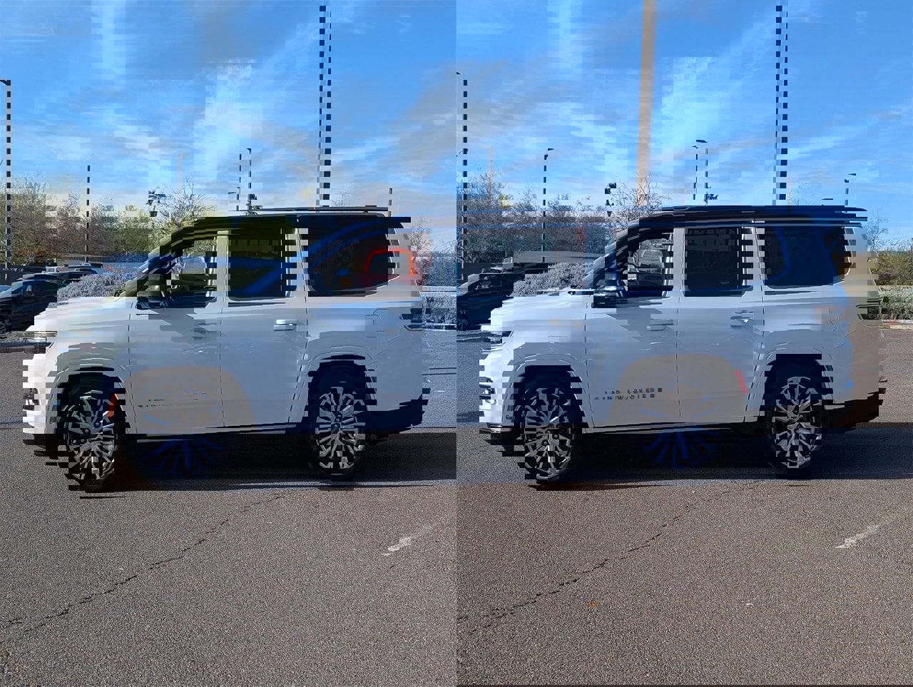 Used 2024 Jeep Grand Wagoneer L Series III image 4