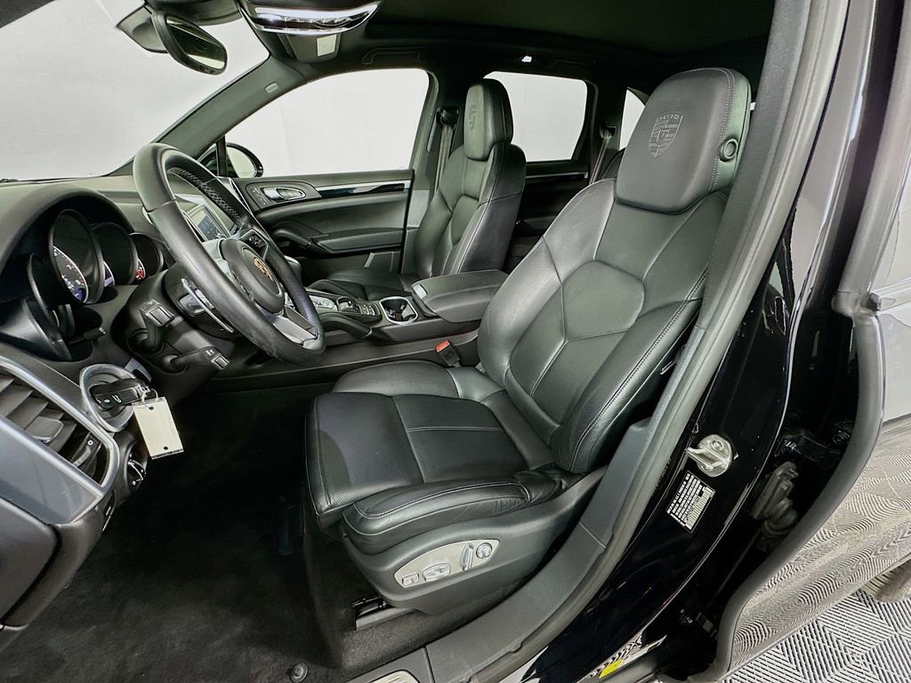 Used 2017 Porsche Cayenne image 21
