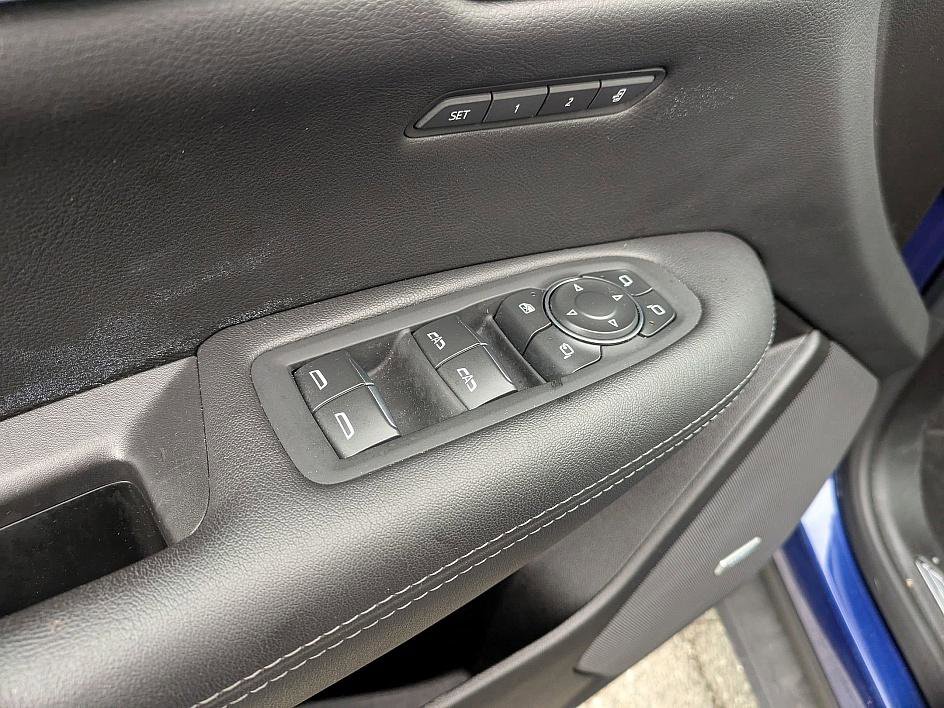 Certified 2025 Cadillac XT5 Premium Luxury image 16