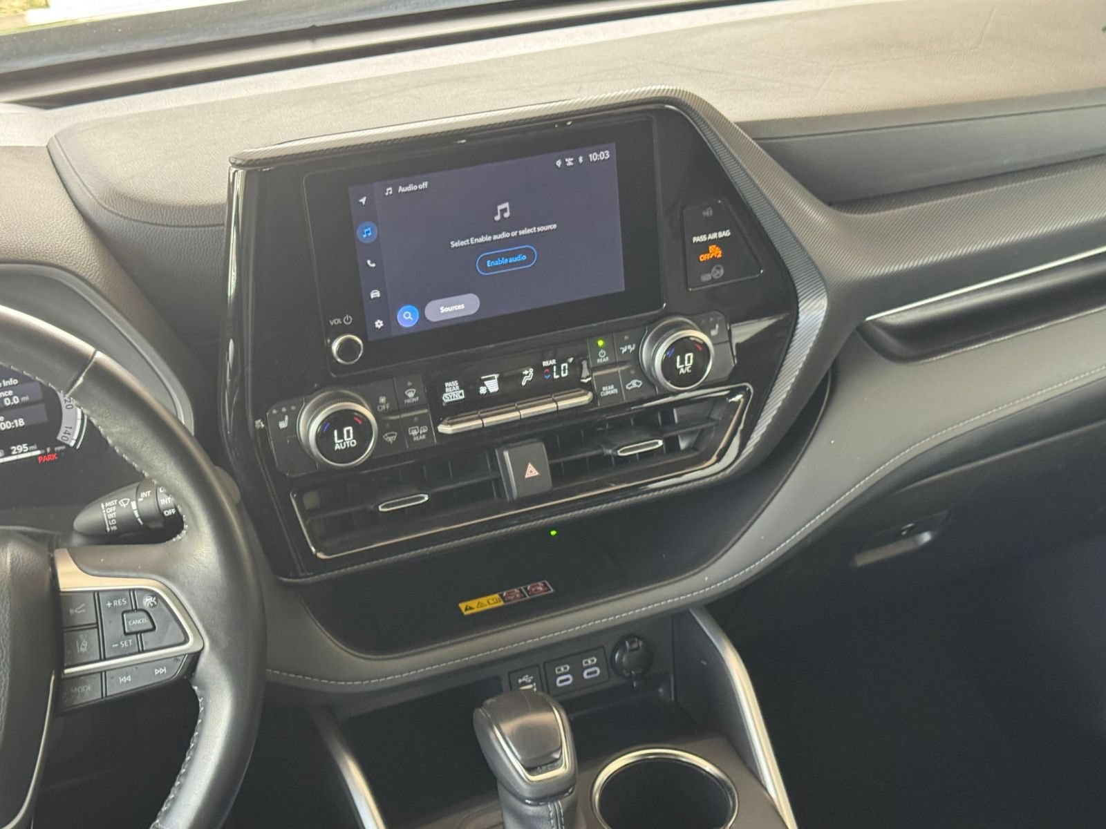 Used 2025 Toyota Highlander XSE AWD/4WD image 16