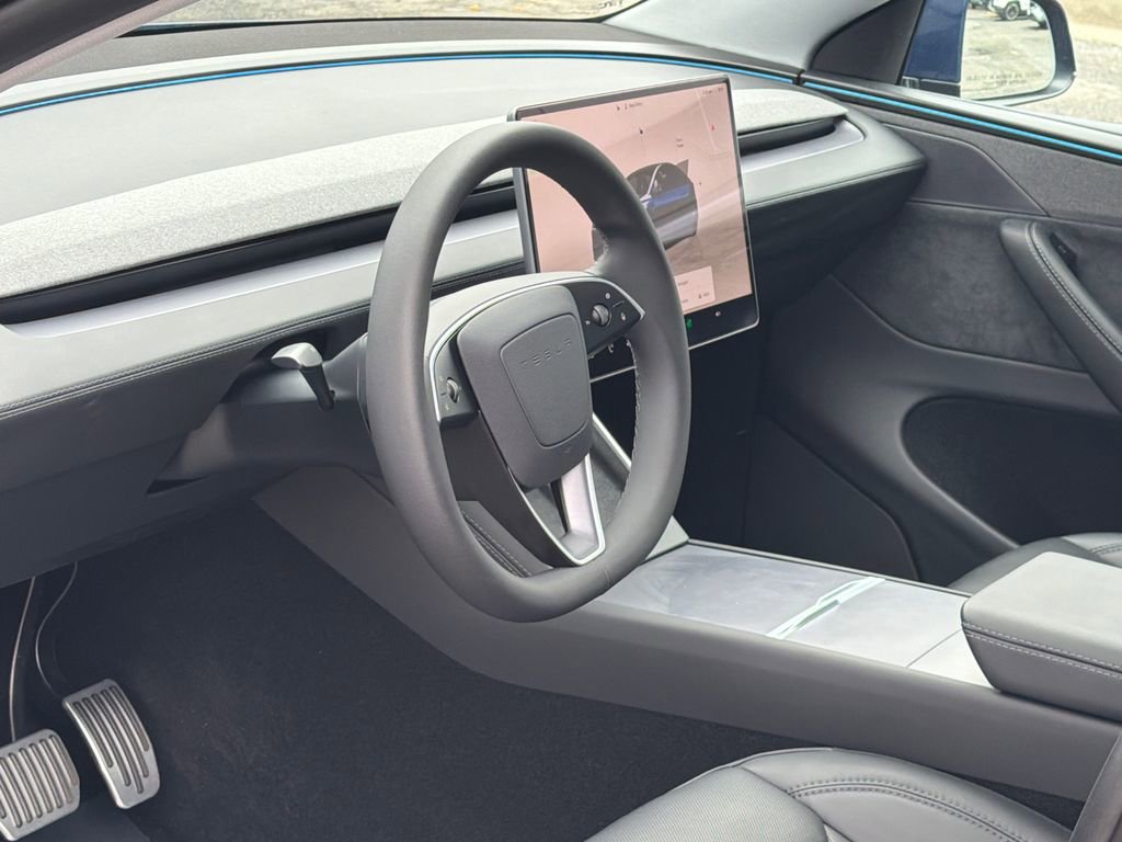 Used 2026 Tesla Model Y 2WD image 15