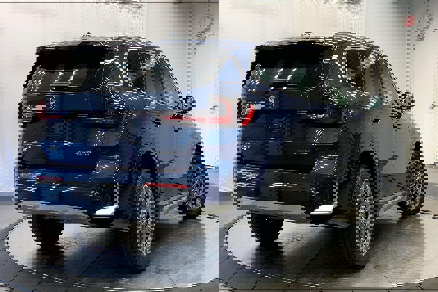 Used 2025 BMW X1 xDrive28i w/ Premium Package image 15